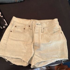 Levi short white